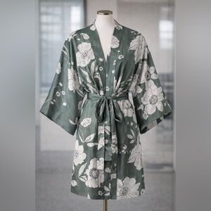 Victoria's Secret Green and White Floral Robe